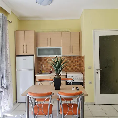 Beachfront Cozy House , 1 Min Walk To , Ac & Fast Wifi Lejlighed Nea Moudania