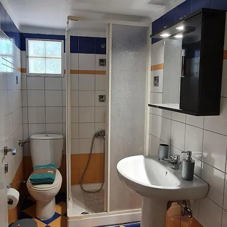 Beachfront Cozy House , 1 Min Walk To , Ac & Fast Wifi