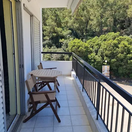 Beachfront Cozy House , 1 Min Walk To , Ac & Fast Wifi Apartment