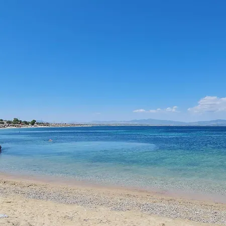 Beachfront Cozy House , 1 Min Walk To , Ac & Fast Wifi * Nea Moudhania