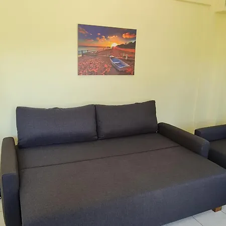 Apartament Beachfront Cozy House , 1 Min Walk To , Ac & Fast Wifi Nea Moudania
