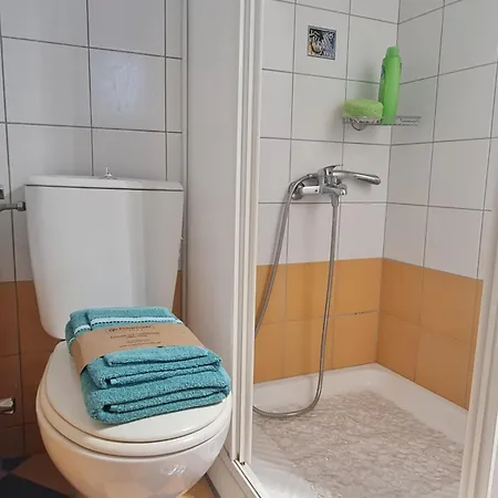 Beachfront Cozy House , 1 Min Walk To , Ac & Fast Wifi Nea Moudania