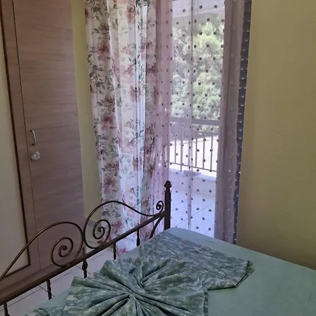 Beachfront Cozy House , 1 Min Walk To , Ac & Fast Wifi Apartament *