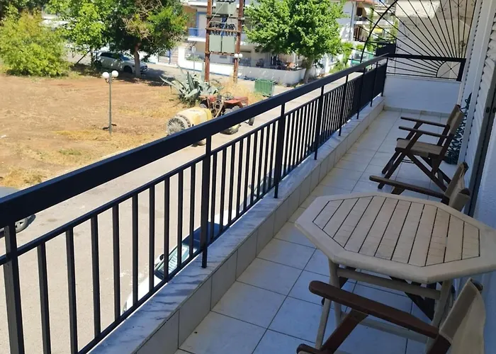 Beachfront Cozy House , 1 Min Walk To , Ac & Fast Wifi *